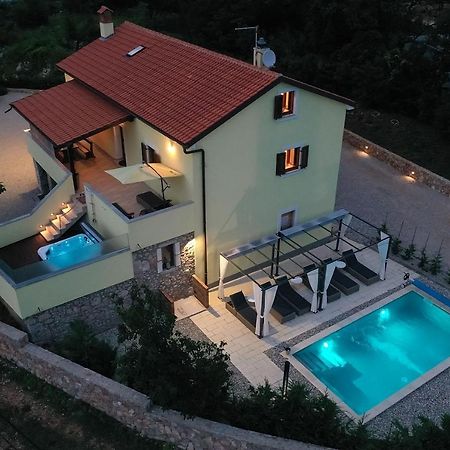 Holiday House Tos-Vila With Heated Pool Vrbnik Exterior photo