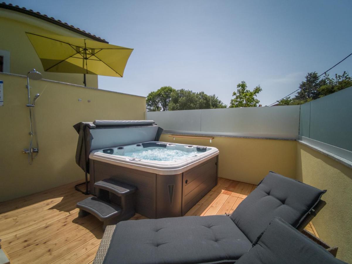 Holiday House Tos-Vila With Heated Pool Vrbnik Exterior photo