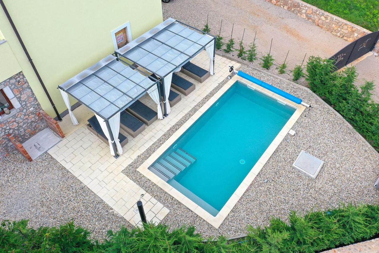 Holiday House Tos-Vila With Heated Pool Vrbnik Exterior photo